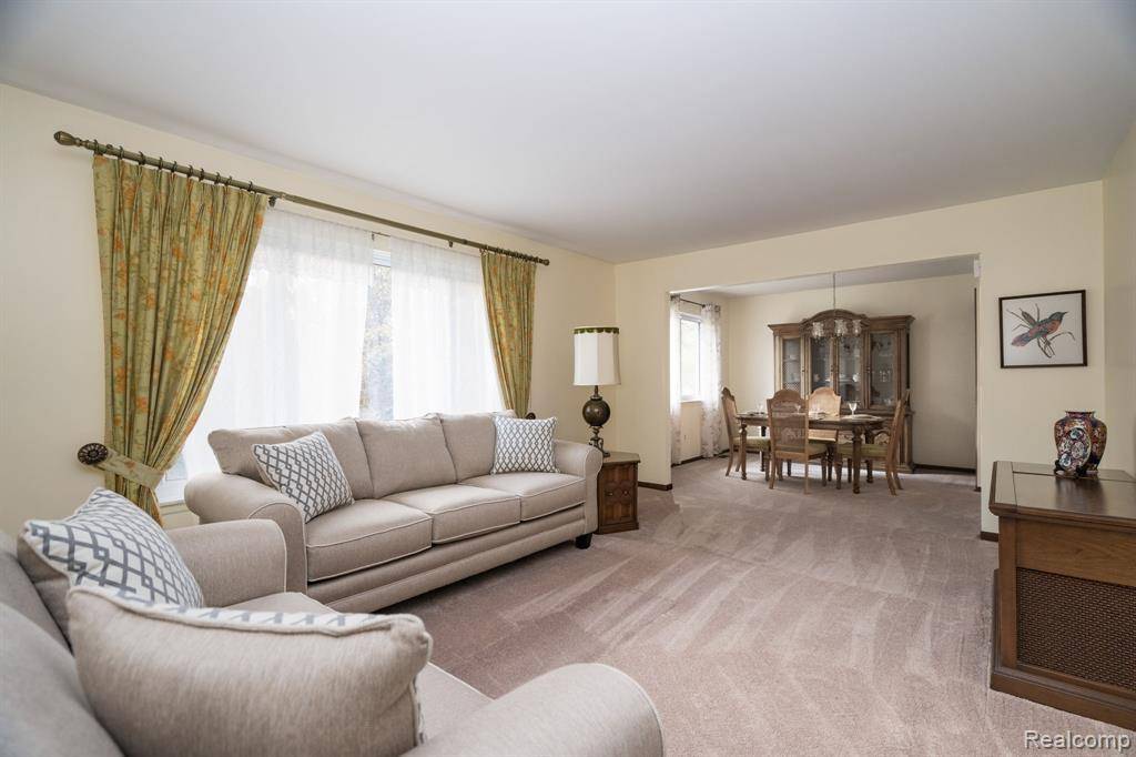 Rochester Hills, MI 48309,758 Lake Forest Road