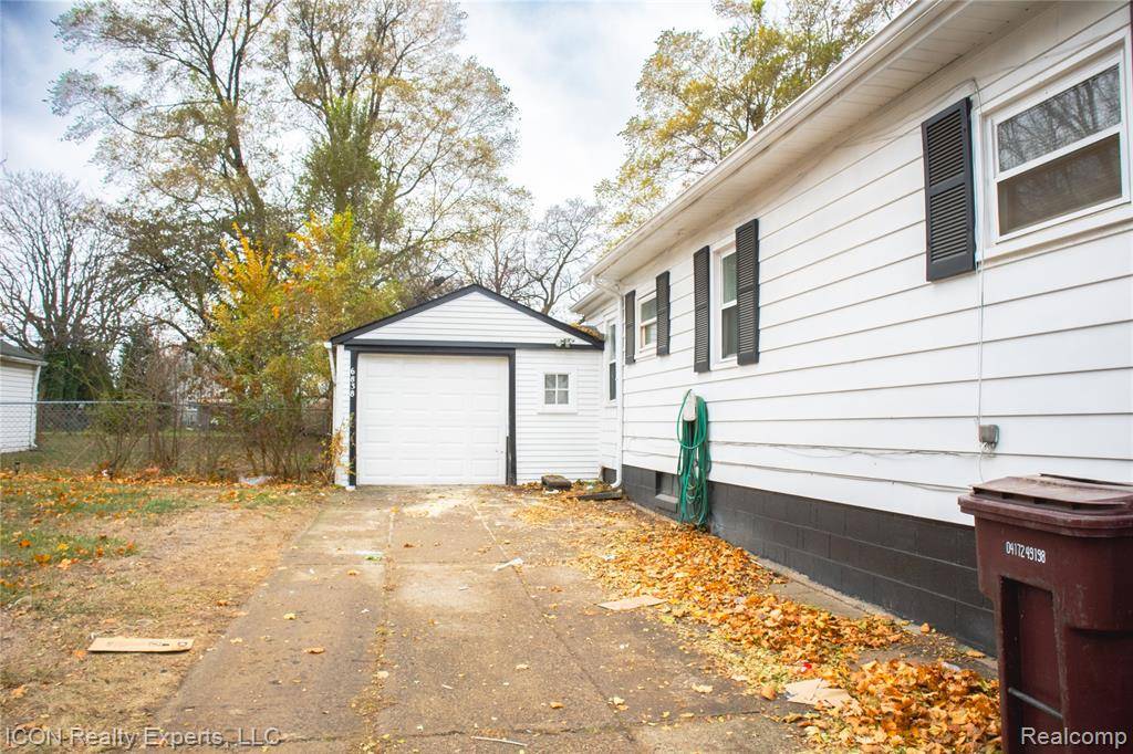 Center Line, MI 48015,6838 Braun