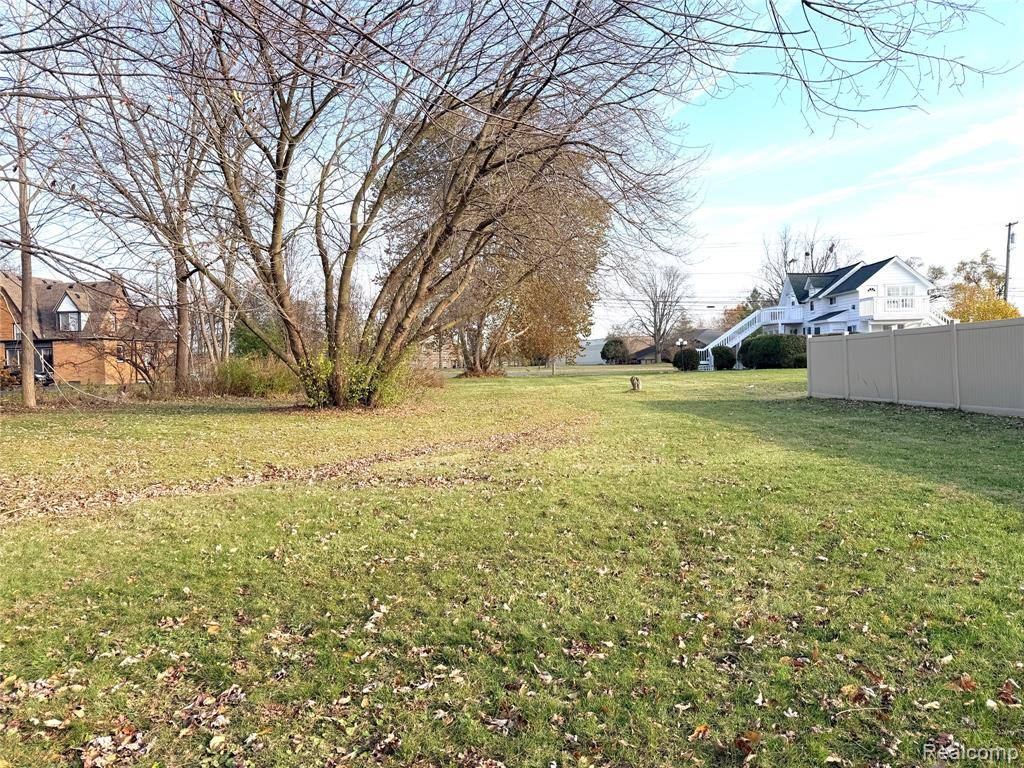 Clinton Twp, MI 48036,0 16-110-13-27-030 Gratiot Ave Vacant Lot Avenue