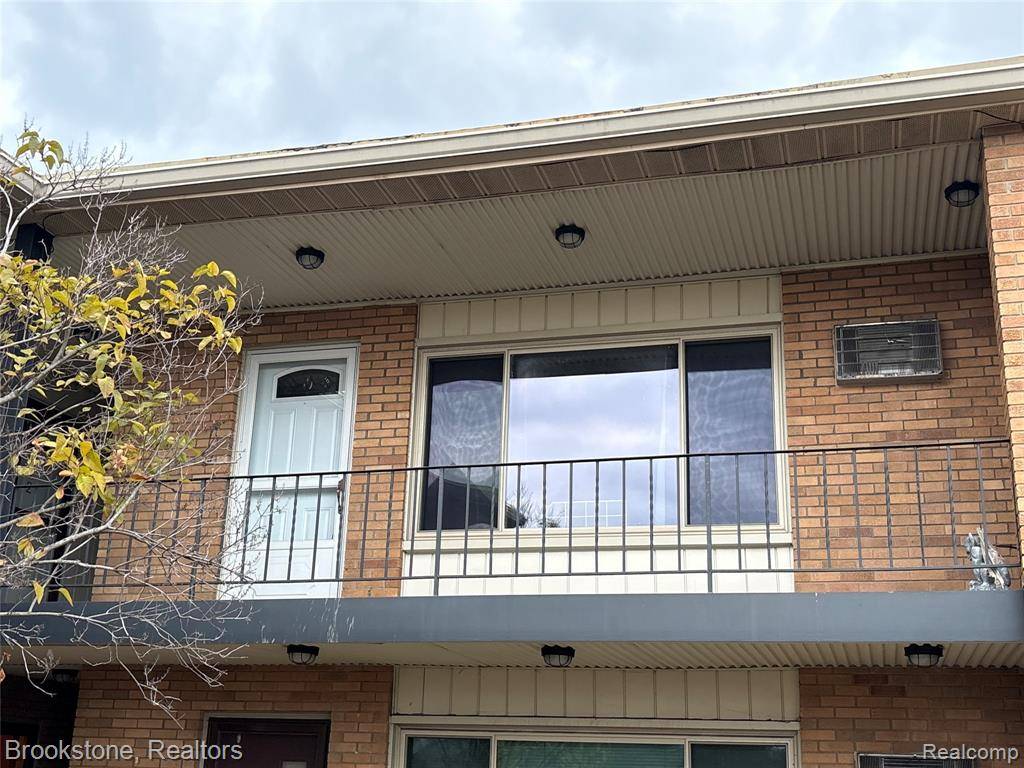 Birmingham, MI 48009,2859 E Maple Road