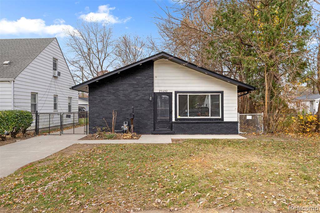 Dearborn Heights, MI 48125,25492 Powers Avenue