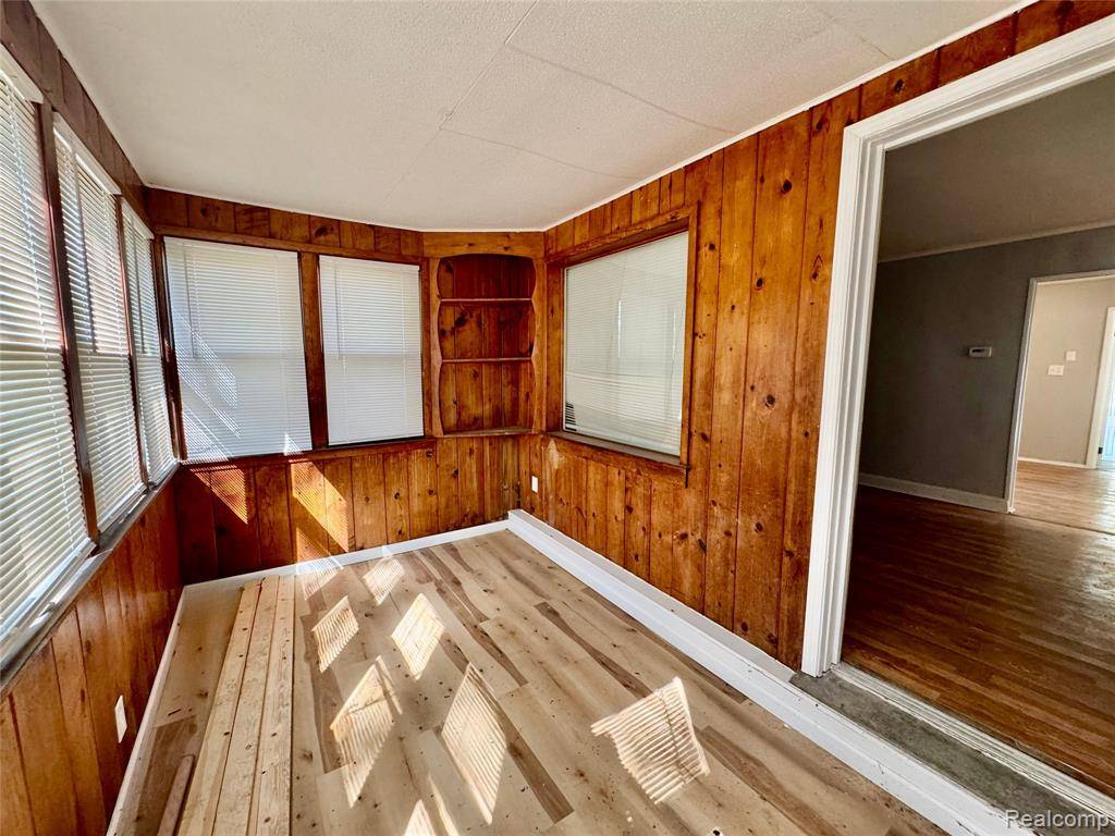 Harper Woods, MI 48225,20535 Ridgemont Road