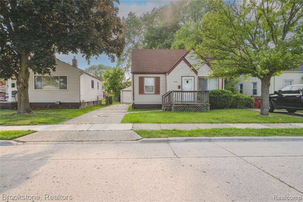 Eastpointe, MI 48021,23123 Lambrecht Avenue