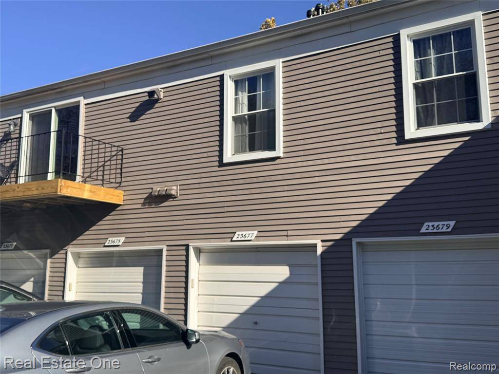 Novi, MI,23677 Stonehenge Boulevard