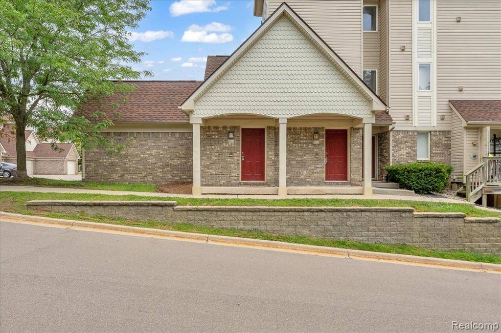 Pontiac, MI 48340,806 Brandon Avenue