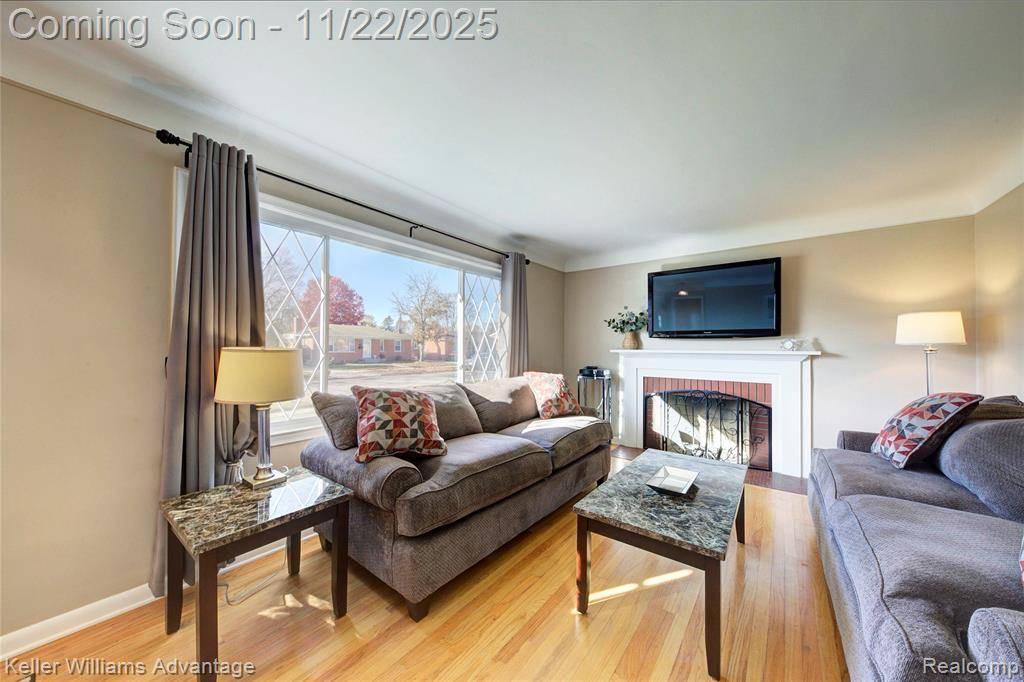 Livonia, MI 48150,9338 Colorado Street