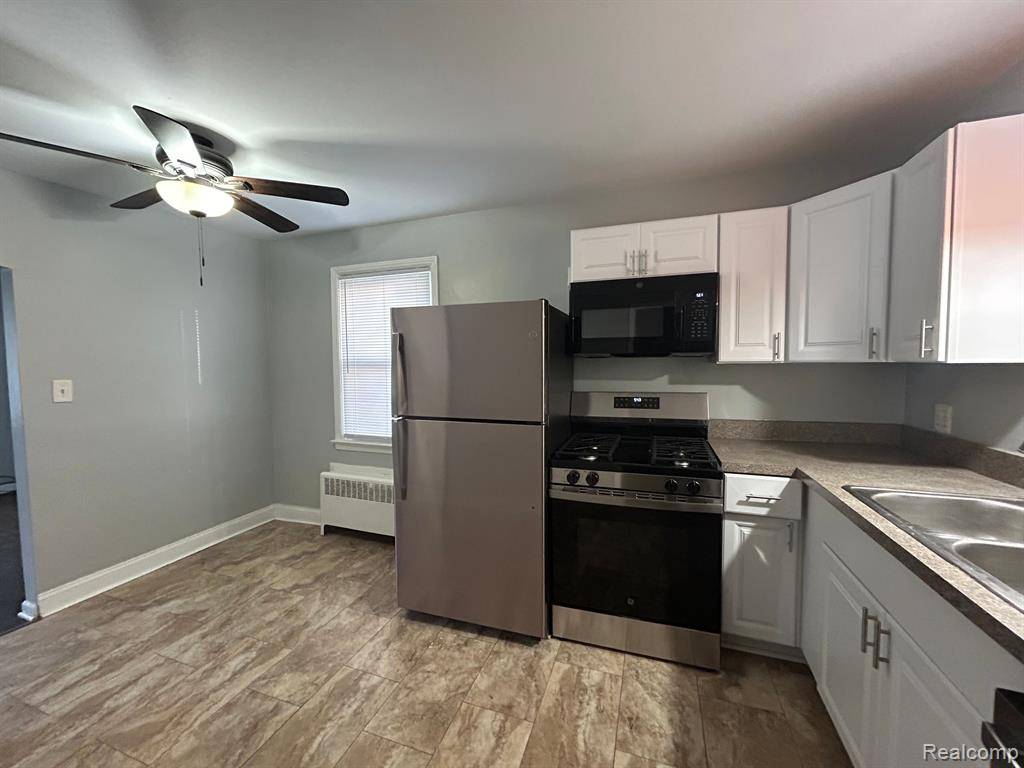 Redford, MI 48240,18629 BRADY