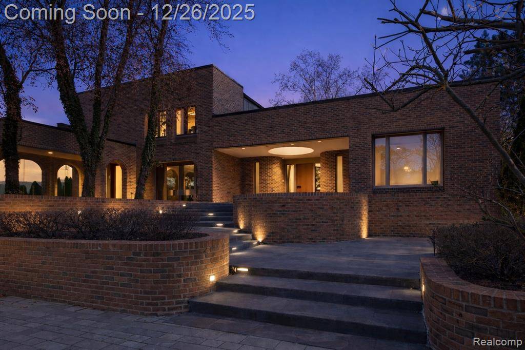 Orchard Lake Village, MI 48324,3317 W Shore Drive