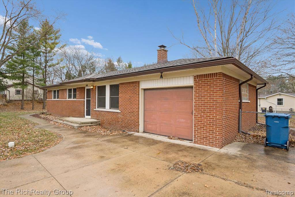 South Lyon, MI 48178,10110 Pheasant Lake Road