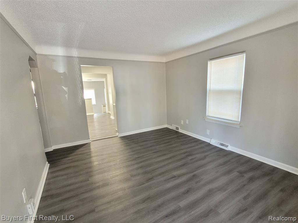 Dearborn Heights, MI 48125,25873 Pennie Street