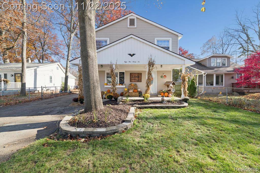 Waterford, MI 48329,4196 Lotus Drive