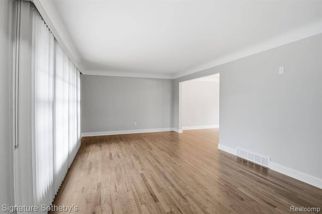 Beverly Hills, MI 48025,32901 Blossom Court