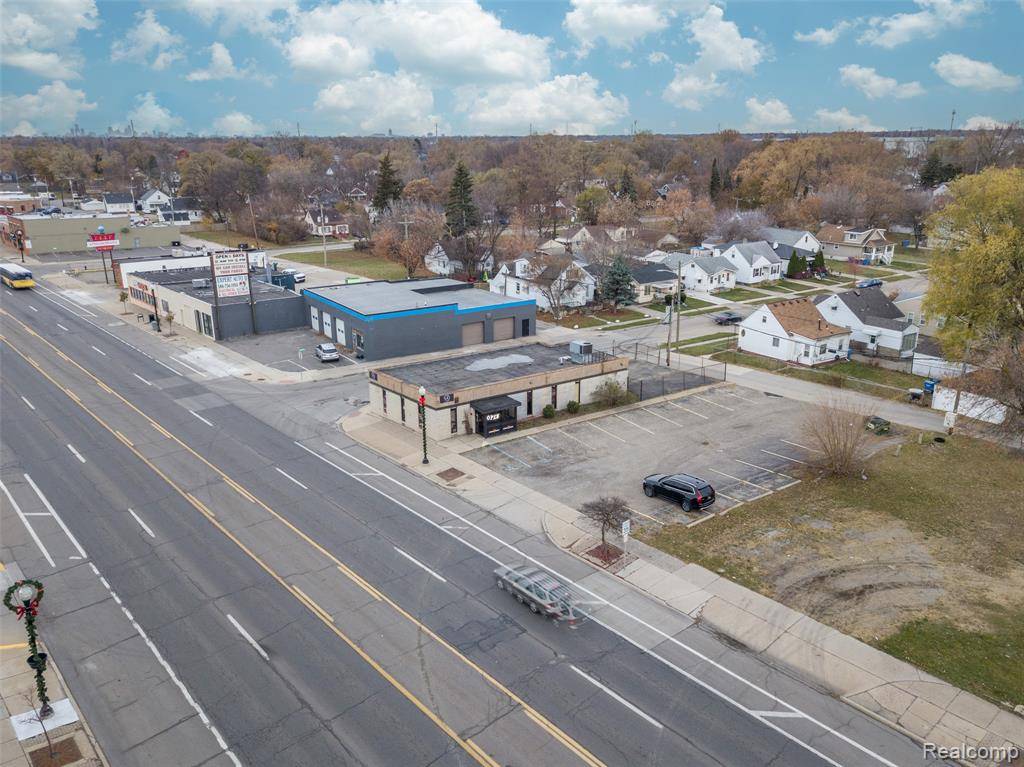 Warren, MI 48089,21511 Van Dyke Avenue