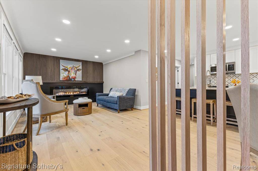 Fenton, MI 48220,549 Edgewood Place