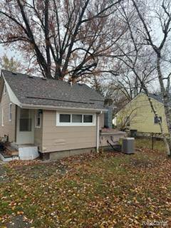 Hazel Park, MI 48030,154 W Madge Avenue