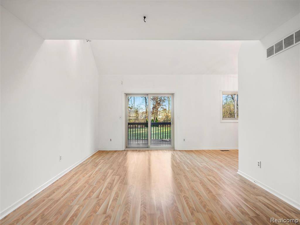 Clarkston, MI 48348,9026 E Bluewater Drive