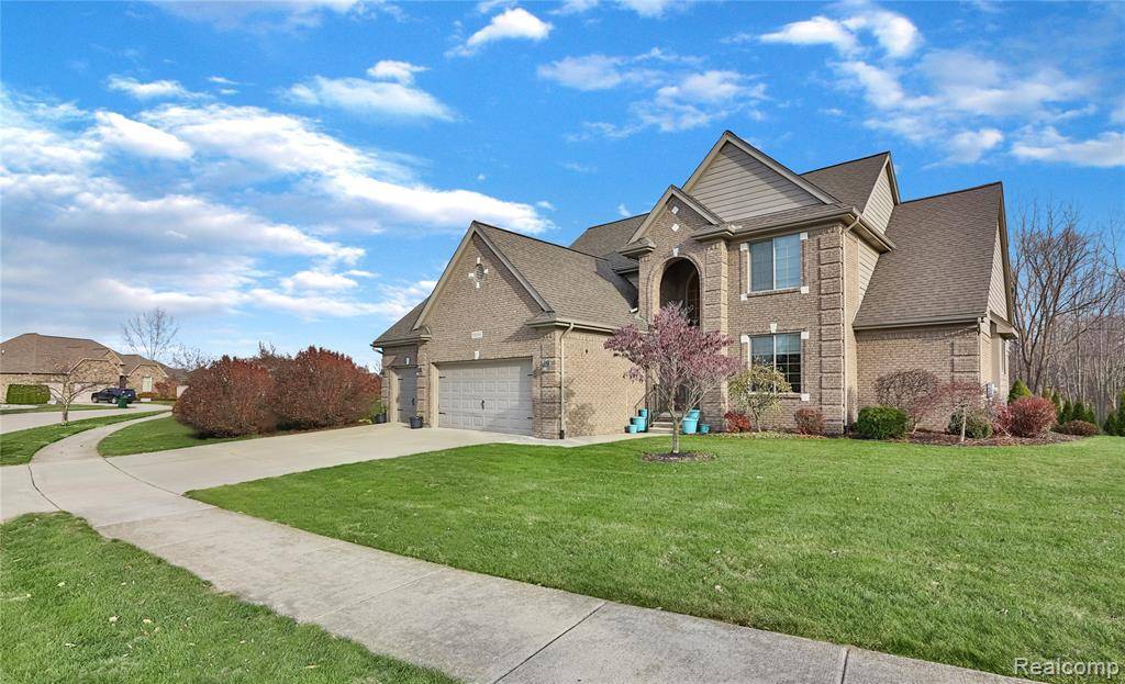 Macomb, MI 48042,52142 Pawnee Drive