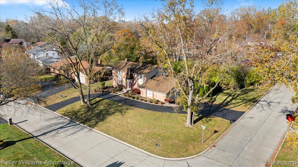 Southfield, MI 48034,23500 Coventry Woods Lane