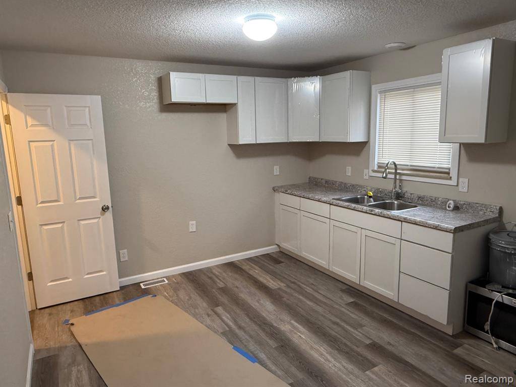 Flint, MI 48506,3220 Woodrow Avenue