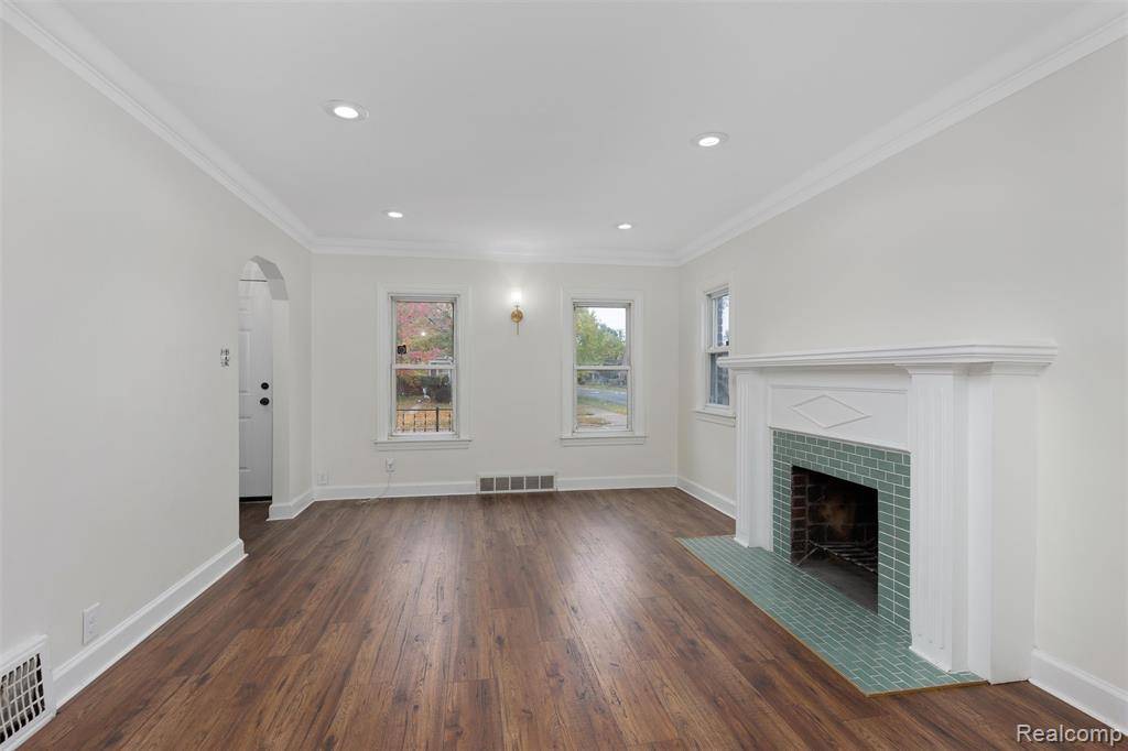 Detroit, MI 48221,16652 Mendota Street