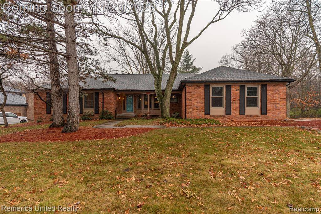 Farmington Hills, MI 48335,36469 Parklane Circle