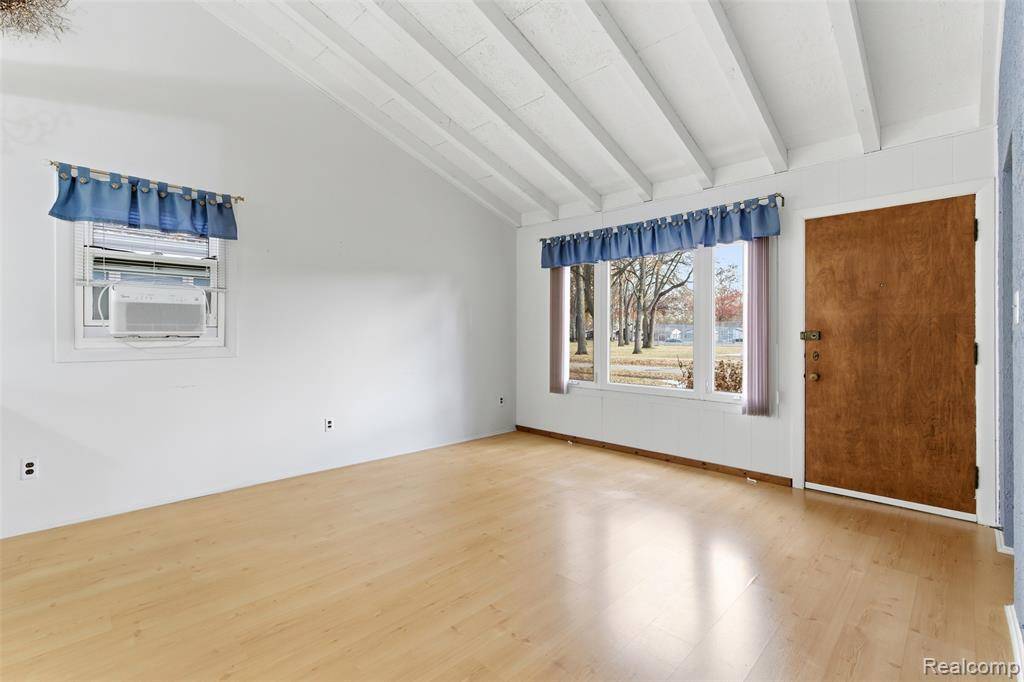 Dearborn Heights, MI 48125,25118 Lehigh Street