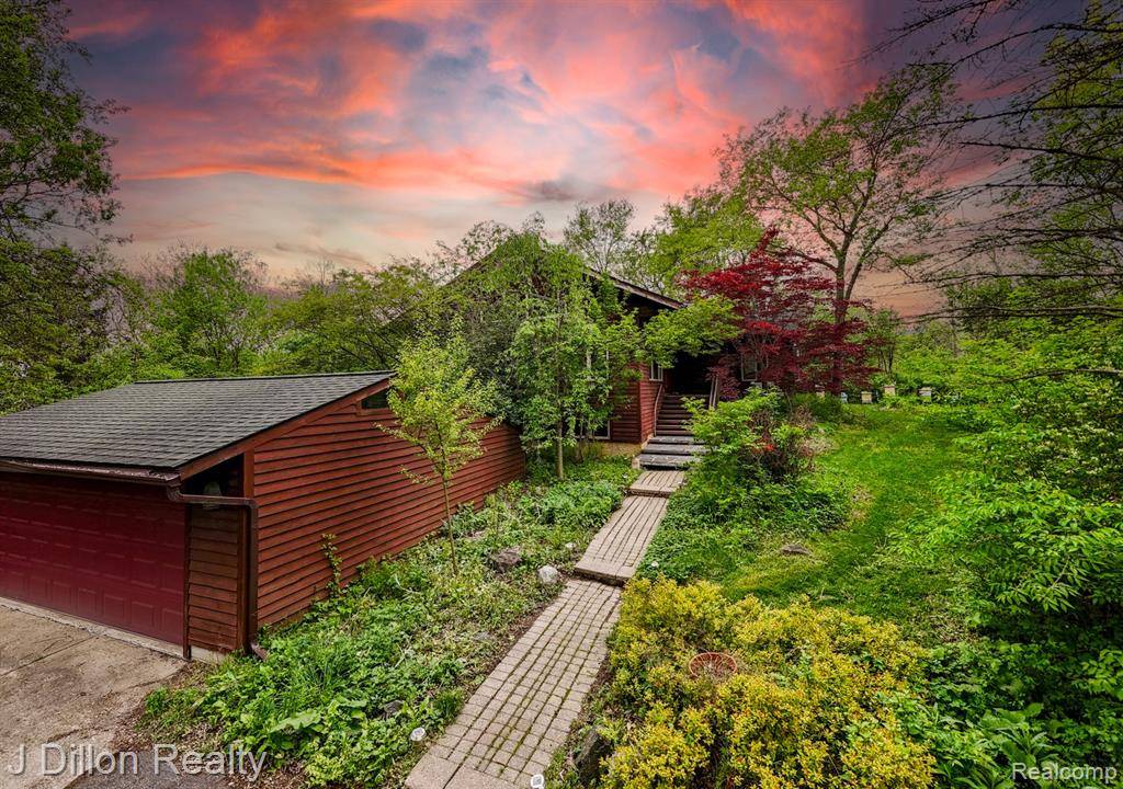 Saline, MI 48176,7250 Fosdick Road