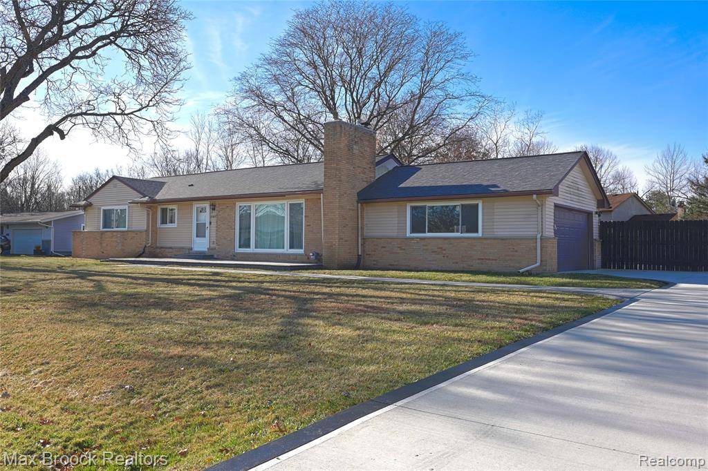 Farmington Hills, MI 48336,23645 W Newell Circle