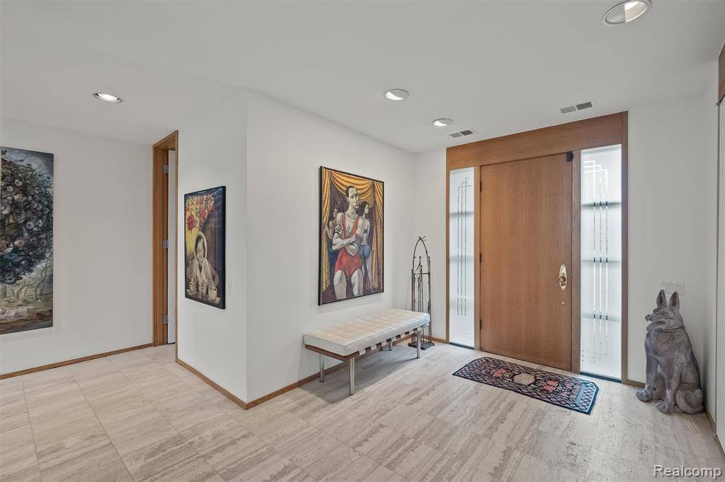 Bloomfield Hills, MI 48304,63 Barden Court