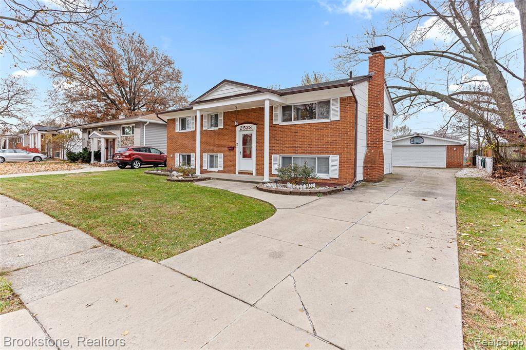 Sterling Heights, MI 48310,2528 Koper Drive