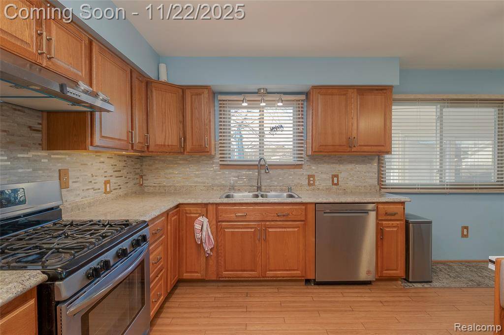 Clinton Twp, MI 48036,38815 Albert Boulevard