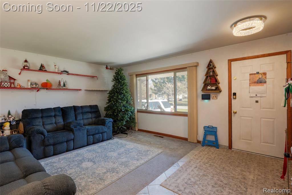 Clinton Twp, MI 48036,38815 Albert Boulevard