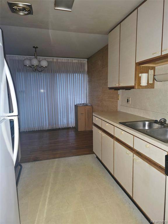 Detroit, MI 48207,1922 Thornhill Place