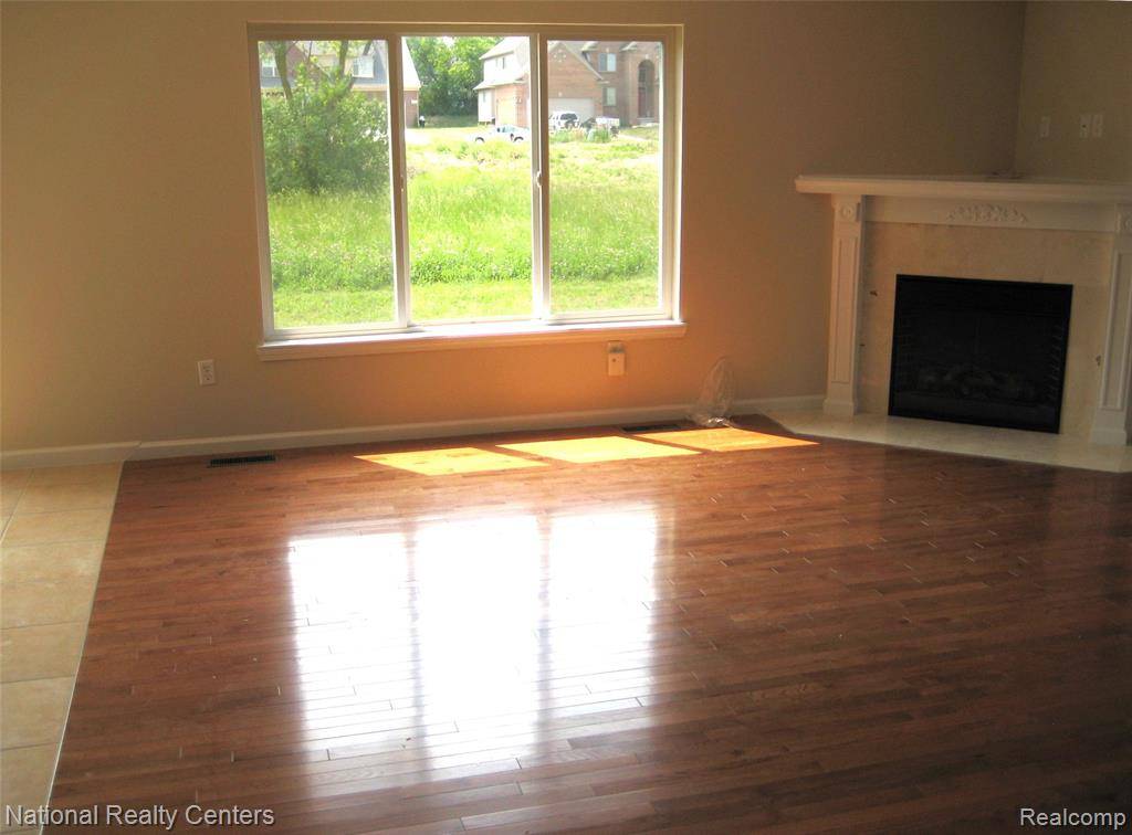 Troy, MI 48085,6961 Venus Dr.