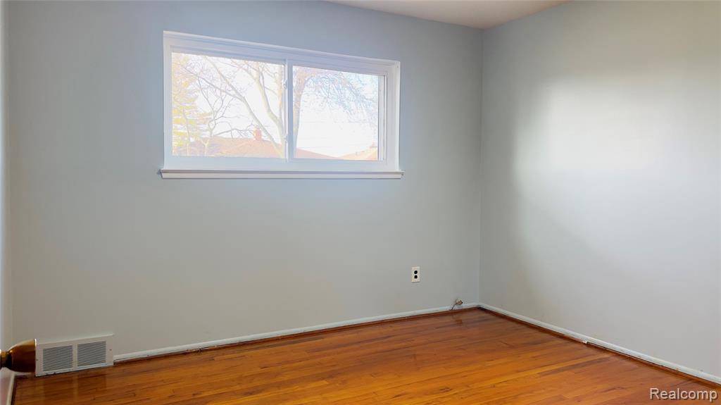 Warren, MI 48089,26062 Newport Avenue