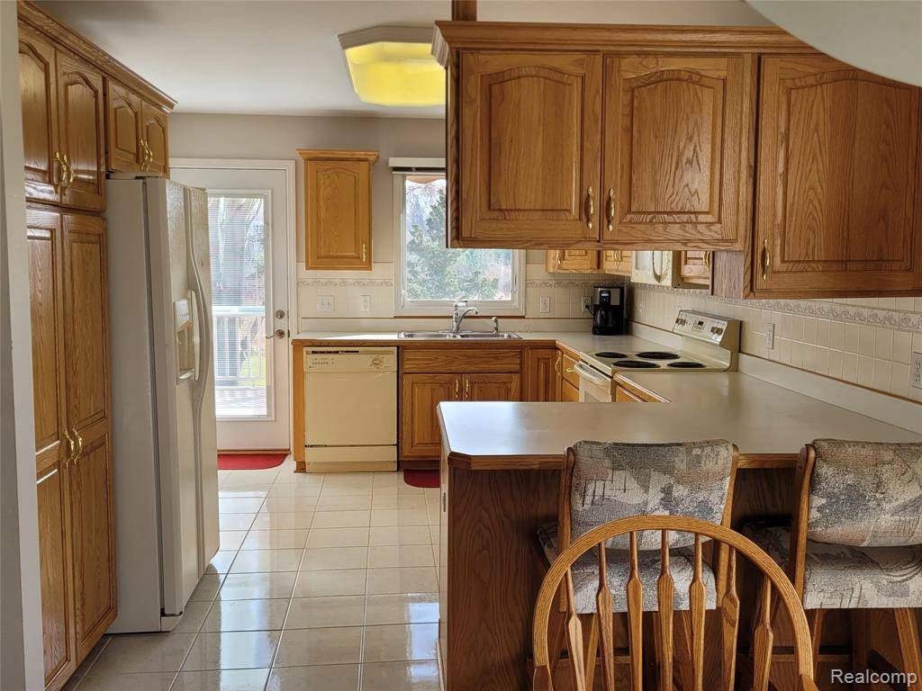 Grand Blanc, MI 48439,6095 Steeplechase Drive