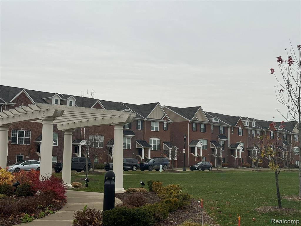 Northville, MI,47757 Hillcrest Drive