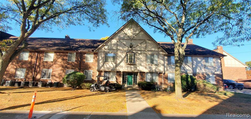 Southfield, MI 48076,30224 Southfield Road