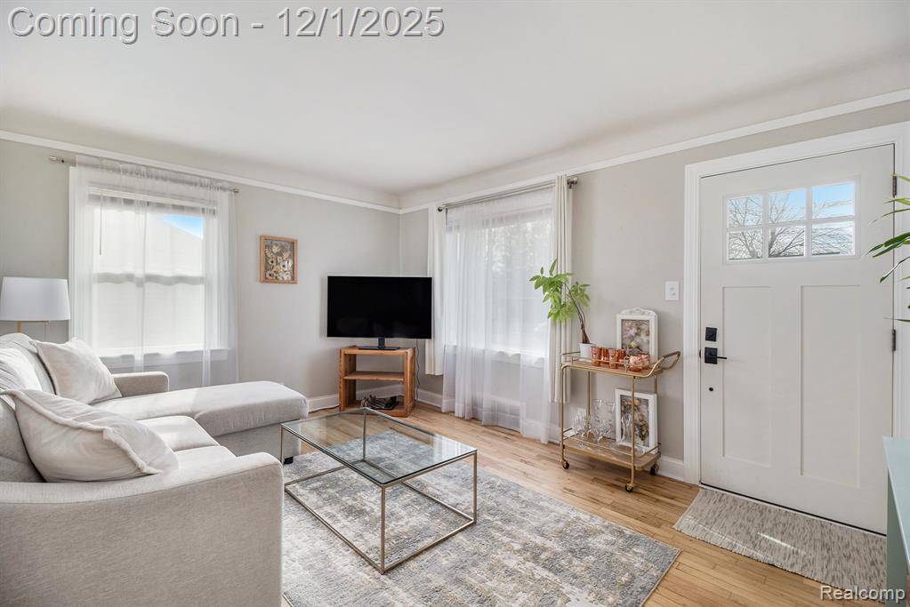 Royal Oak, MI 48073,3522 Elmhurst Avenue