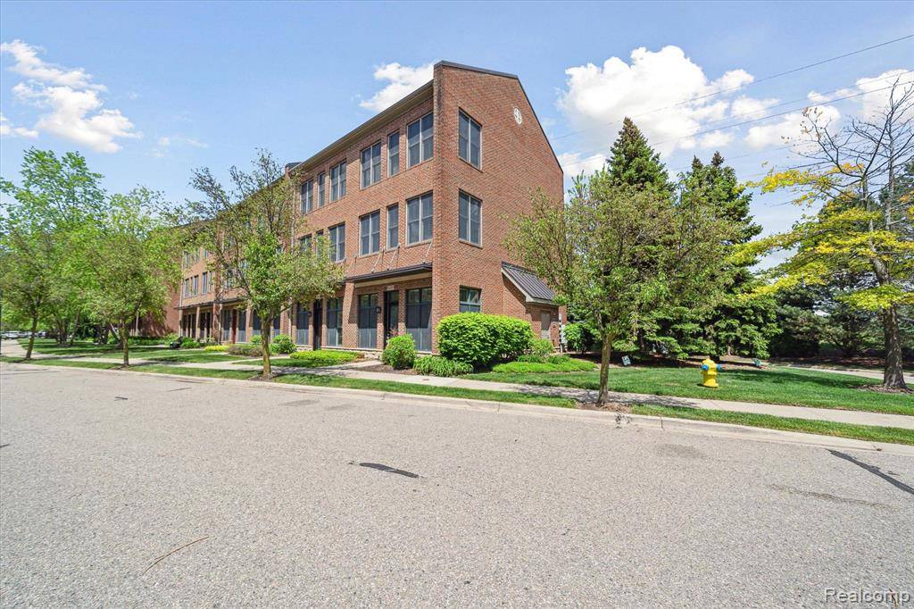 Birmingham, MI 48009,537 LEWIS Street