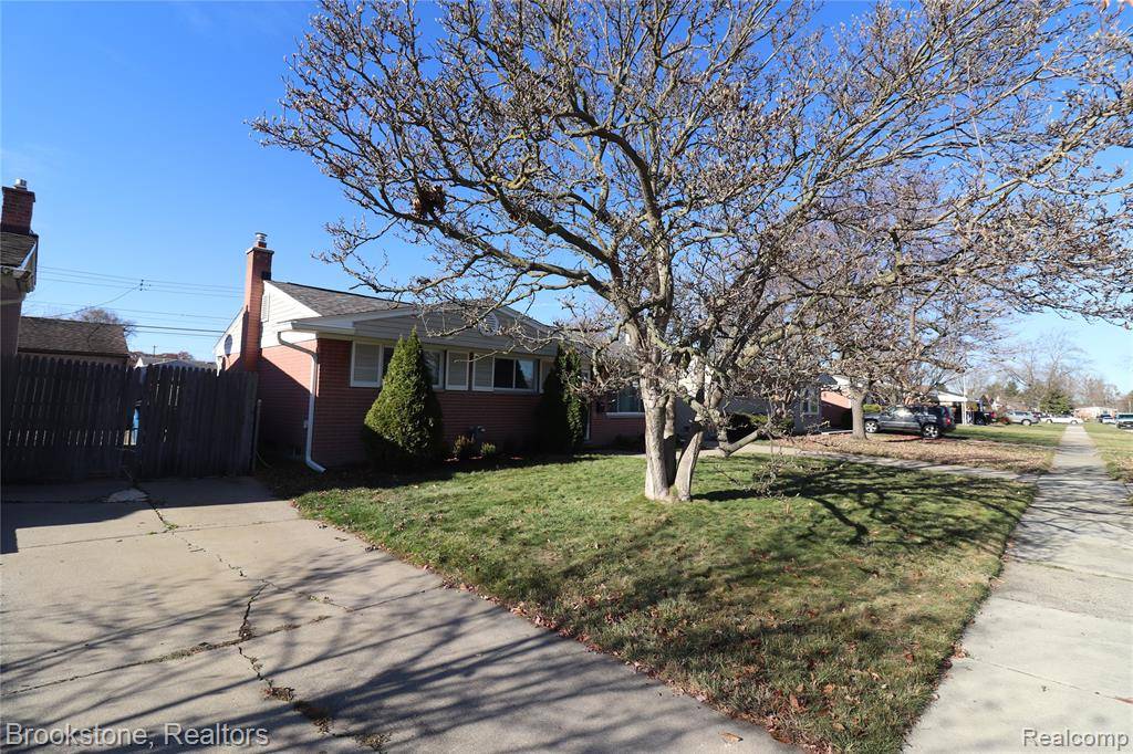 Westland, MI 48186,830 Denice Street