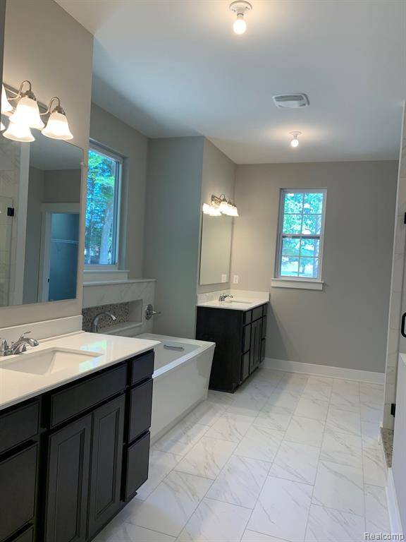 Shelby, MI 48315,14045 Regatta Bay Drive