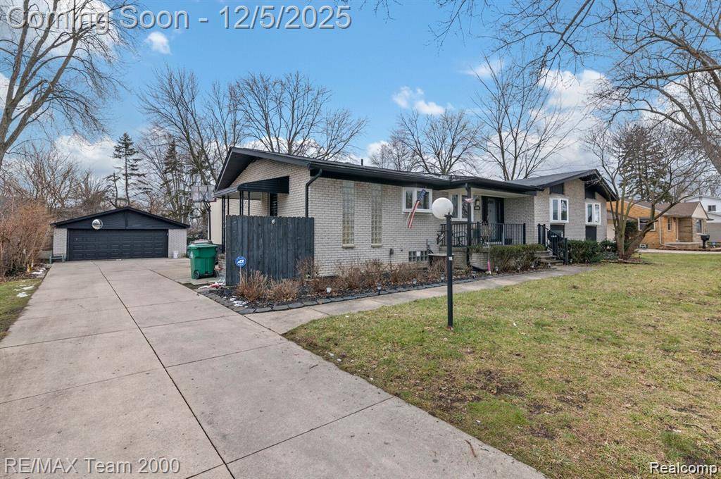 Garden City, MI,29633 Maplewood Street