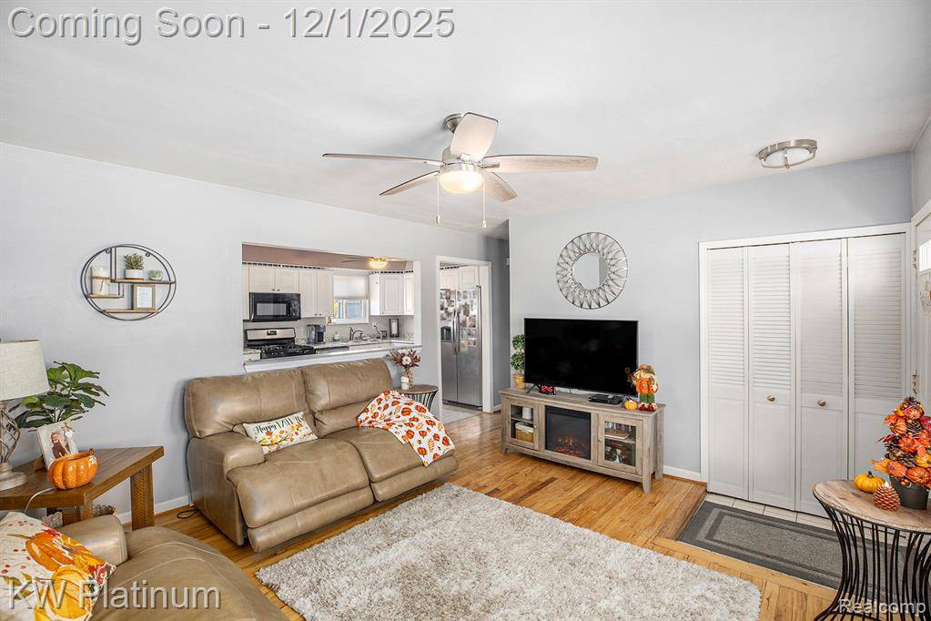 Sterling Heights, MI 48310,33678 Viceroy Drive