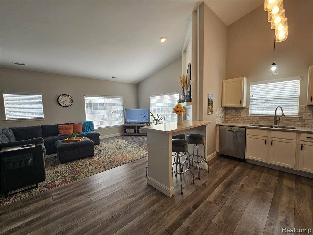 Sterling Heights, MI 48313,42627 Park Cresent Drive