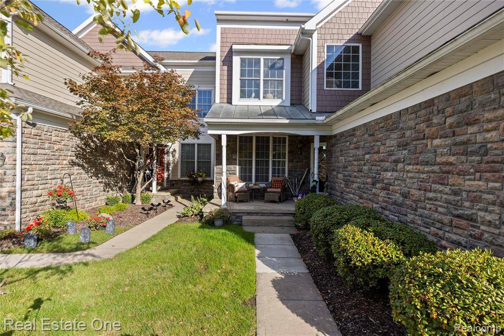 Novi, MI,25782 Island Lake Drive