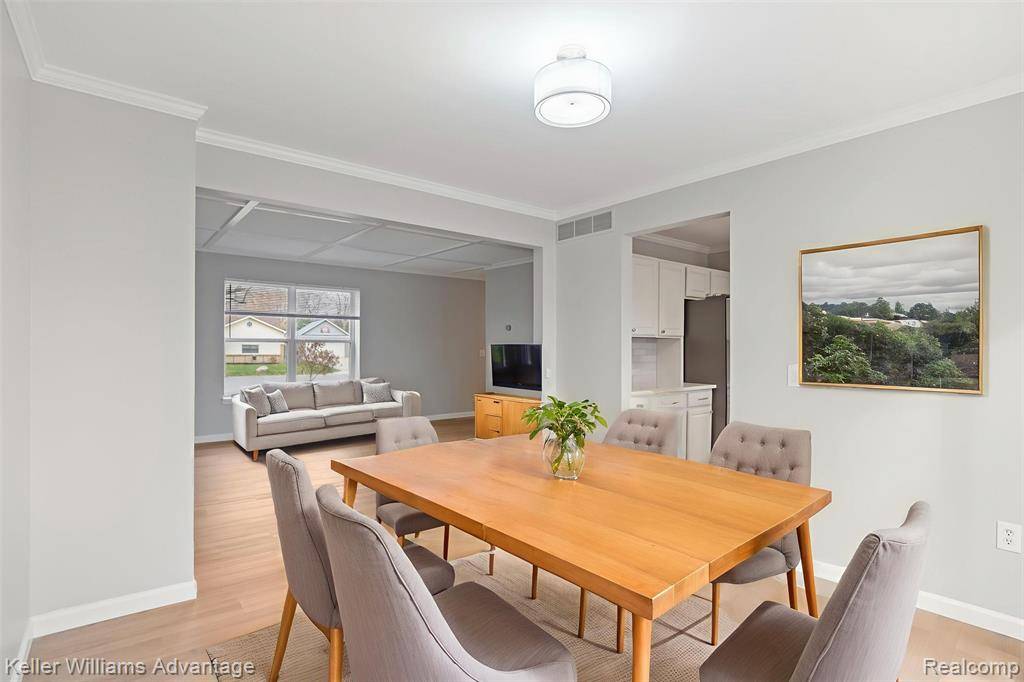 Farmington Hills, MI 48335,33533 Rhonswood Street