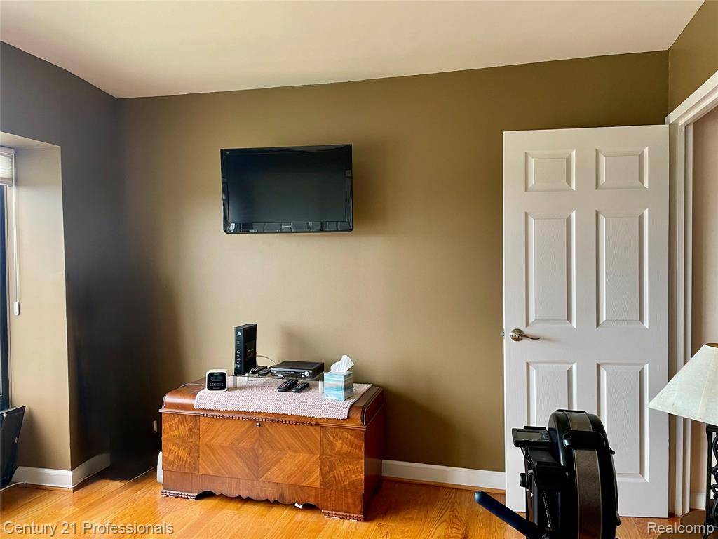 Southfield, MI 48075,5000 Town Center