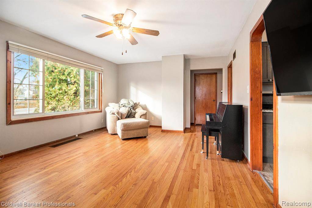 Waterford, MI 48327,5010 Cass Elizabeth Road