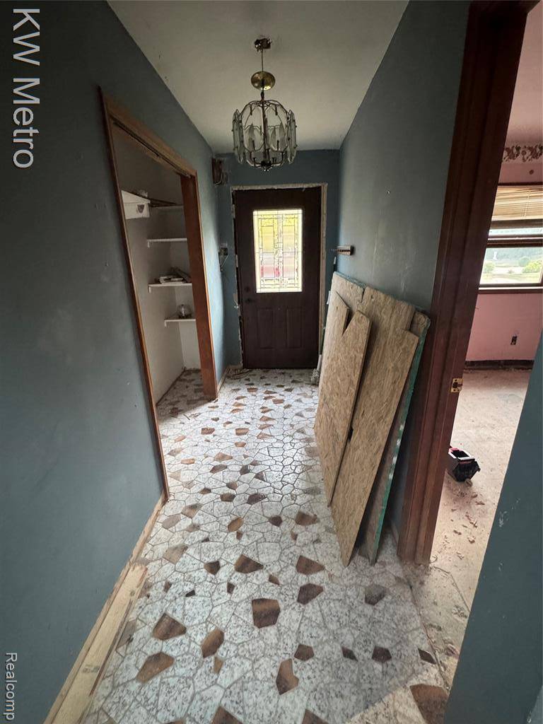 Livonia, MI 48152,37860 Dardanella Street